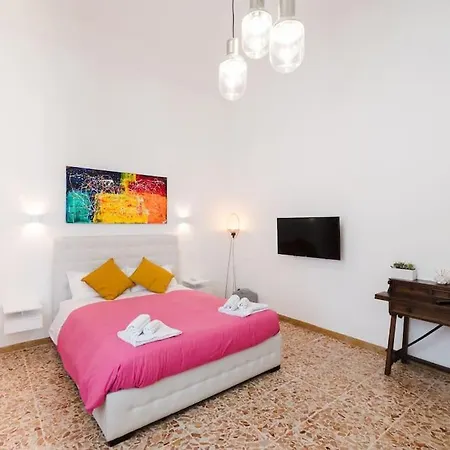 Timo's House Vicino San Frediano アパート *